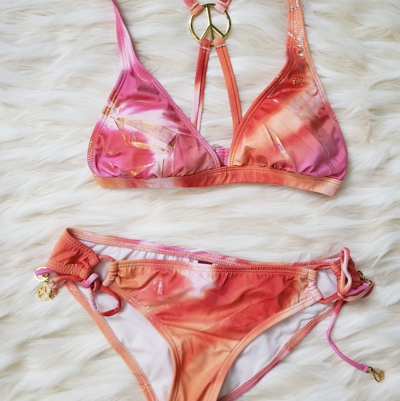 Guess Bikini - Picture 1 of 3